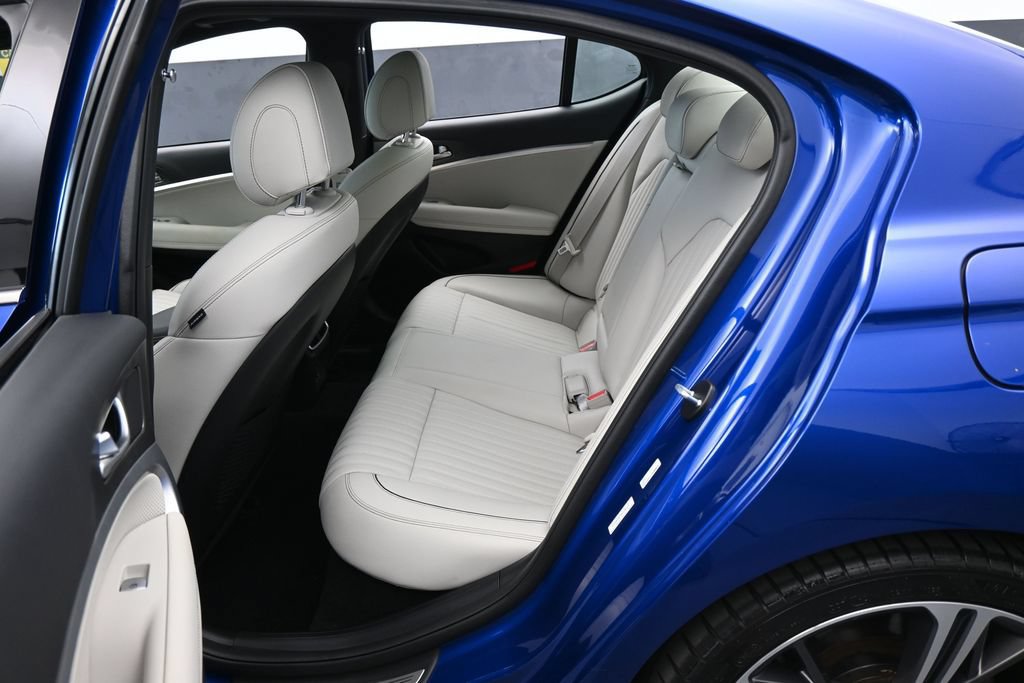 Used 2024 Genesis G70 3.3T Advanced RWD image 32