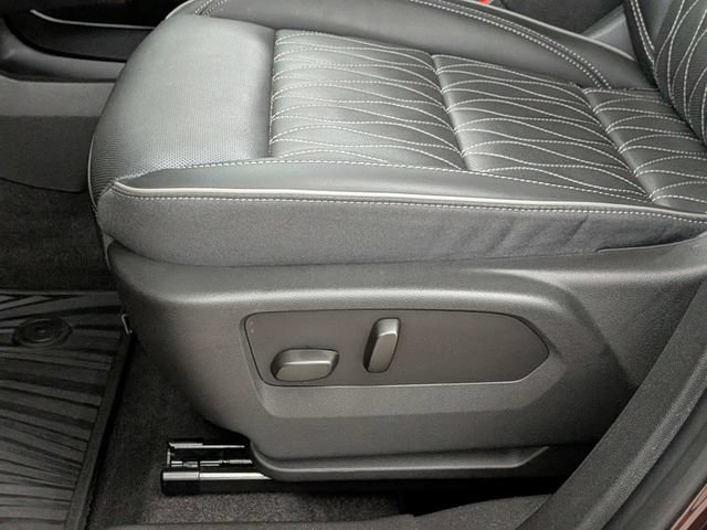 Used 2022 Buick Envision Avenir w/ Safety Package FWD image 12