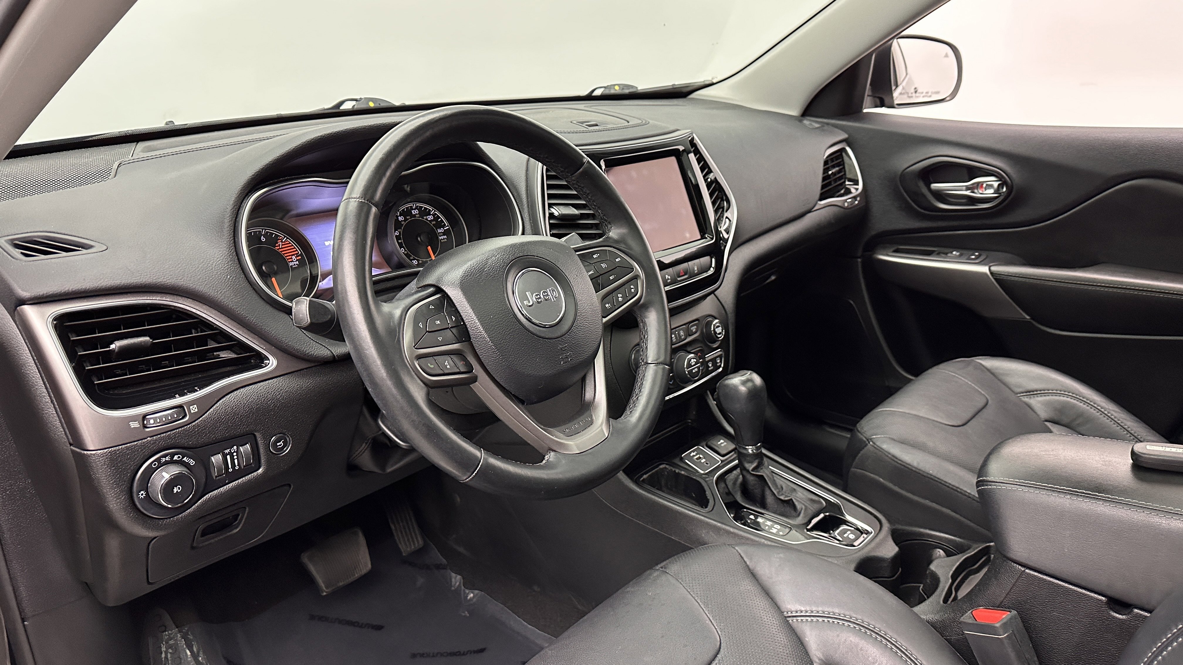 Used 2021 Jeep Cherokee Limited FWD image 8