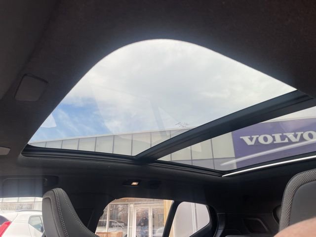 Certified 2023 Volvo XC40 Recharge Ultimate w/ Protection Package Premier image 13