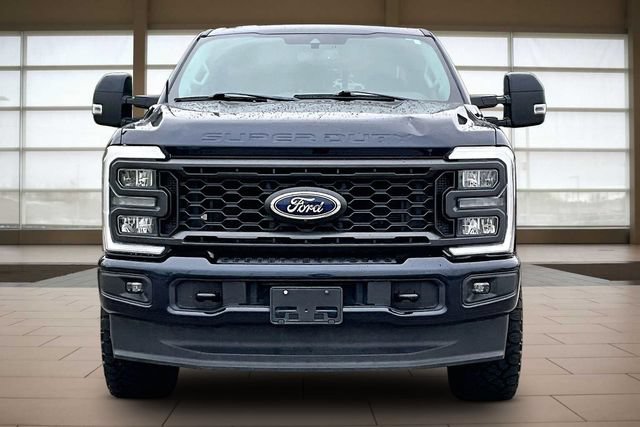 Used 2023 Ford F250 Lariat w/ Sport Appearance Package AWD/4WD image 3