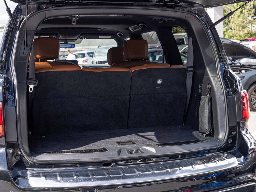 Used 2024 INFINITI QX80 Sensory AWD/4WD image 38