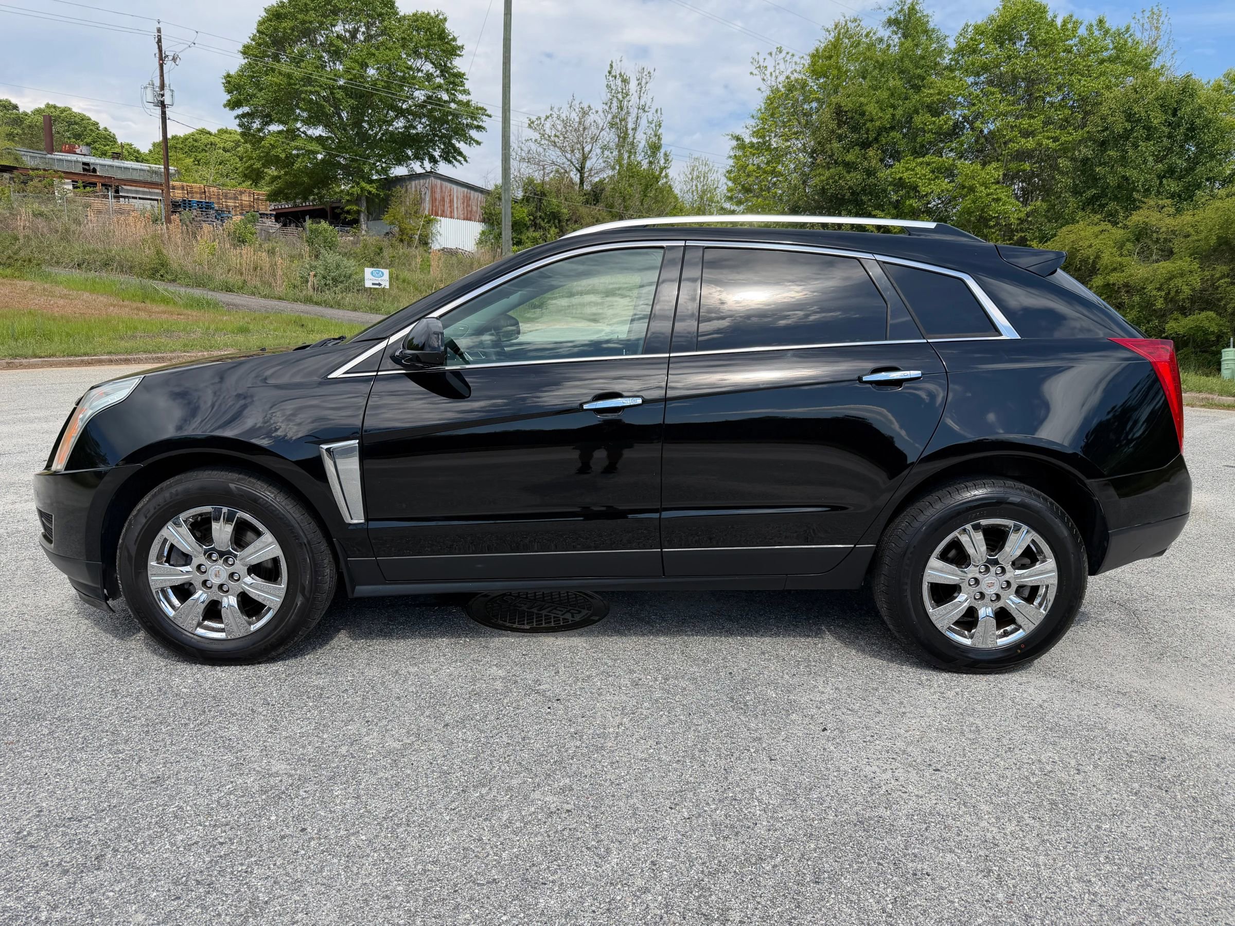 Used 2016 Cadillac SRX Luxury w/ Driver Awareness Package image 2