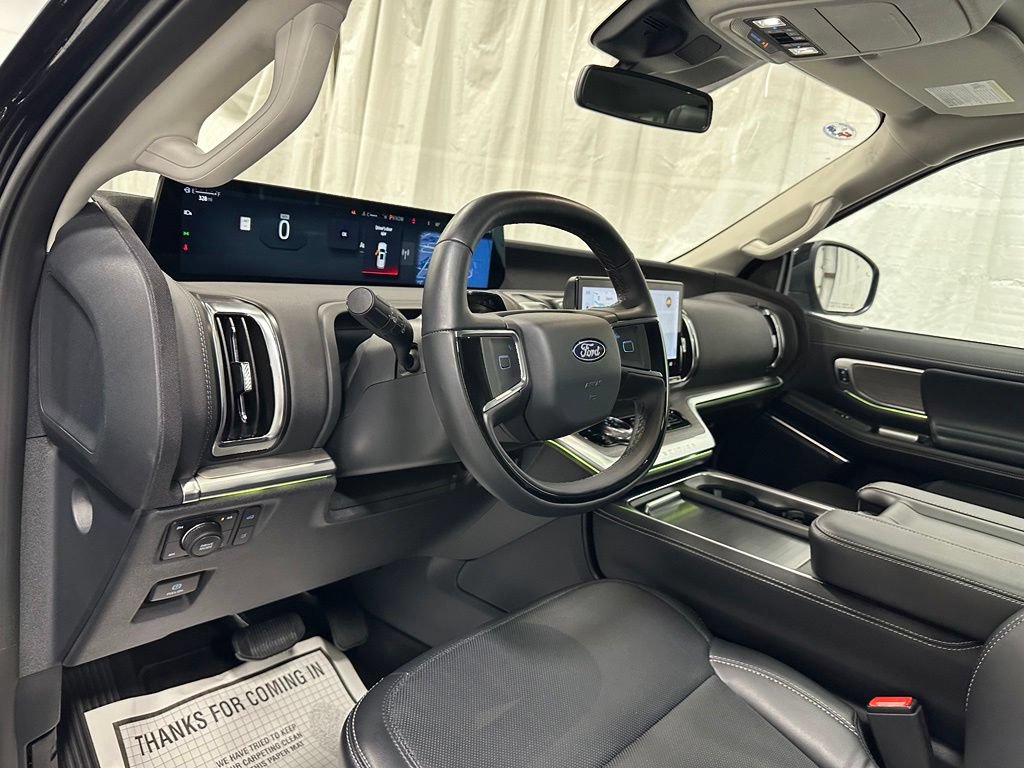 Used 2025 Ford Expedition Platinum AWD/4WD image 15