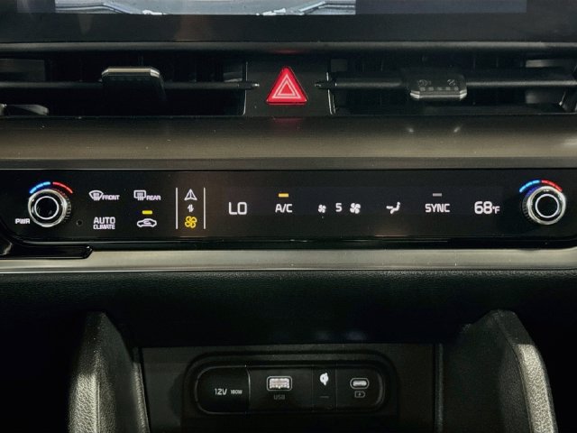 Certified 2024 Kia Sportage EX AWD/4WD image 16