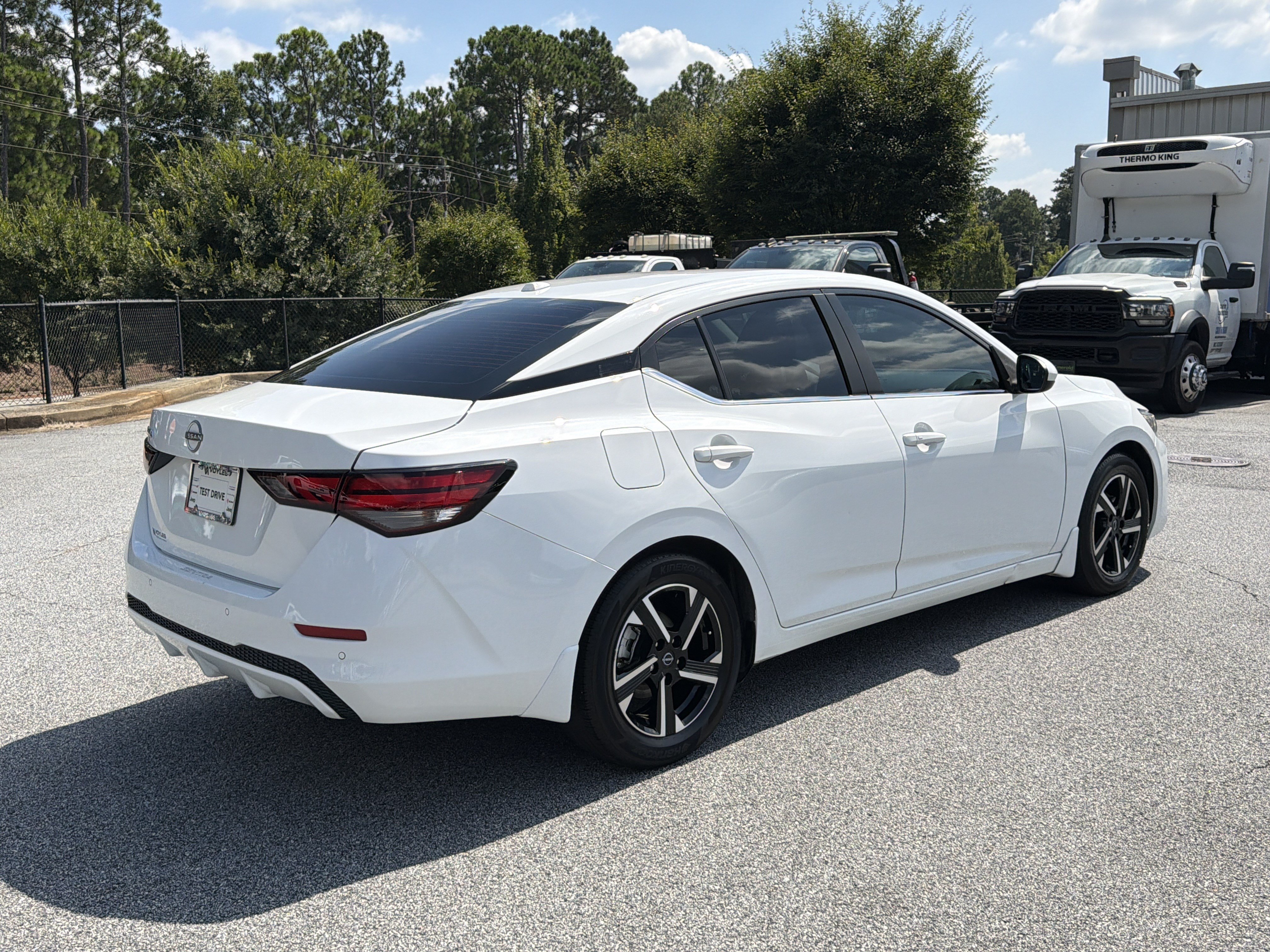 Used 2025 Nissan Sentra SV FWD image 8