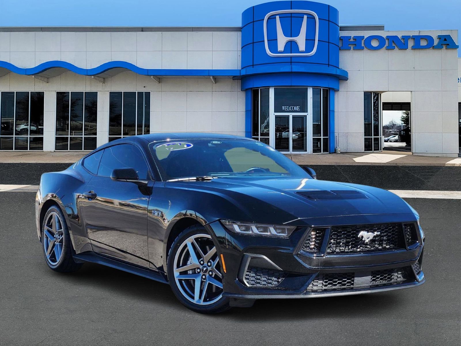Used 2024 Ford Mustang GT Premium image 1