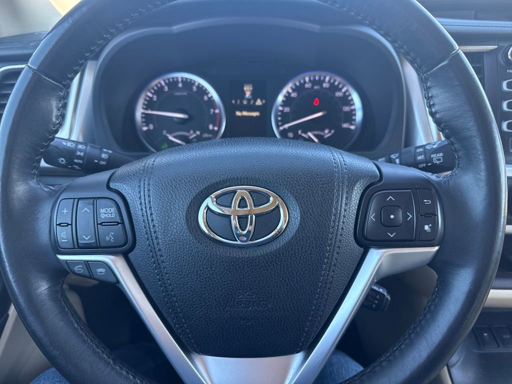 Used 2015 Toyota Highlander Limited image 22