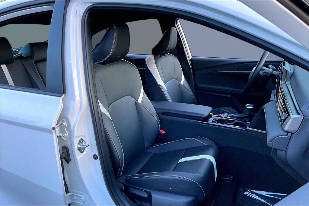 Used 2025 Toyota Camry SE image 21