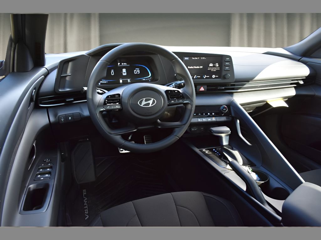Used 2026 Hyundai Elantra Sport image 11
