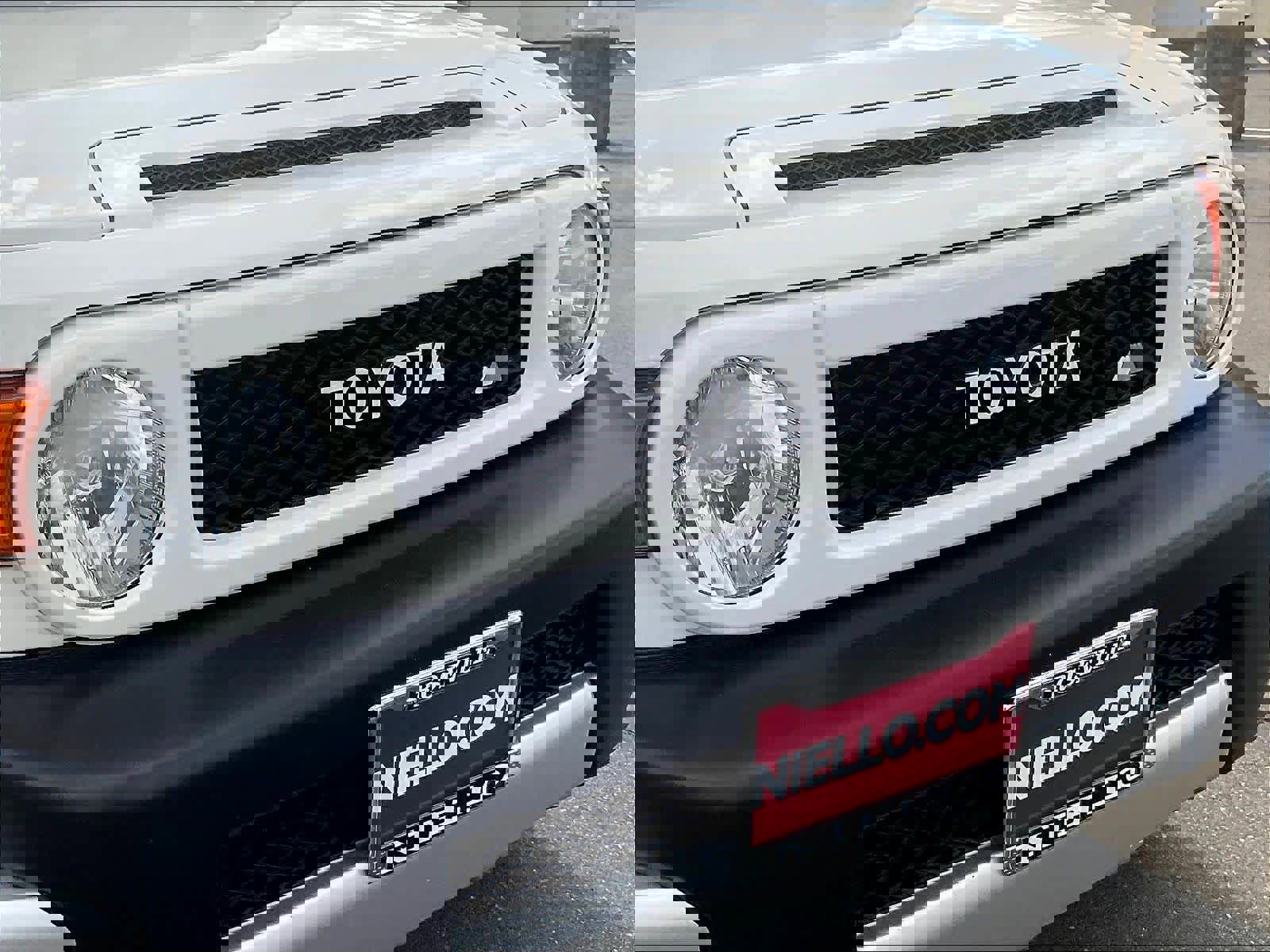 Used 2014 Toyota FJ Cruiser 4WD w/ Convenience Package image 30