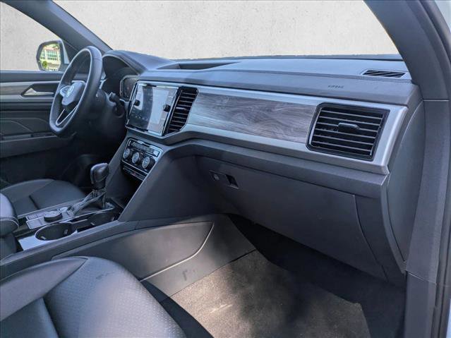 Used 2022 Volkswagen Atlas Cross Sport SE w/ Panoramic Sunroof Package image 21