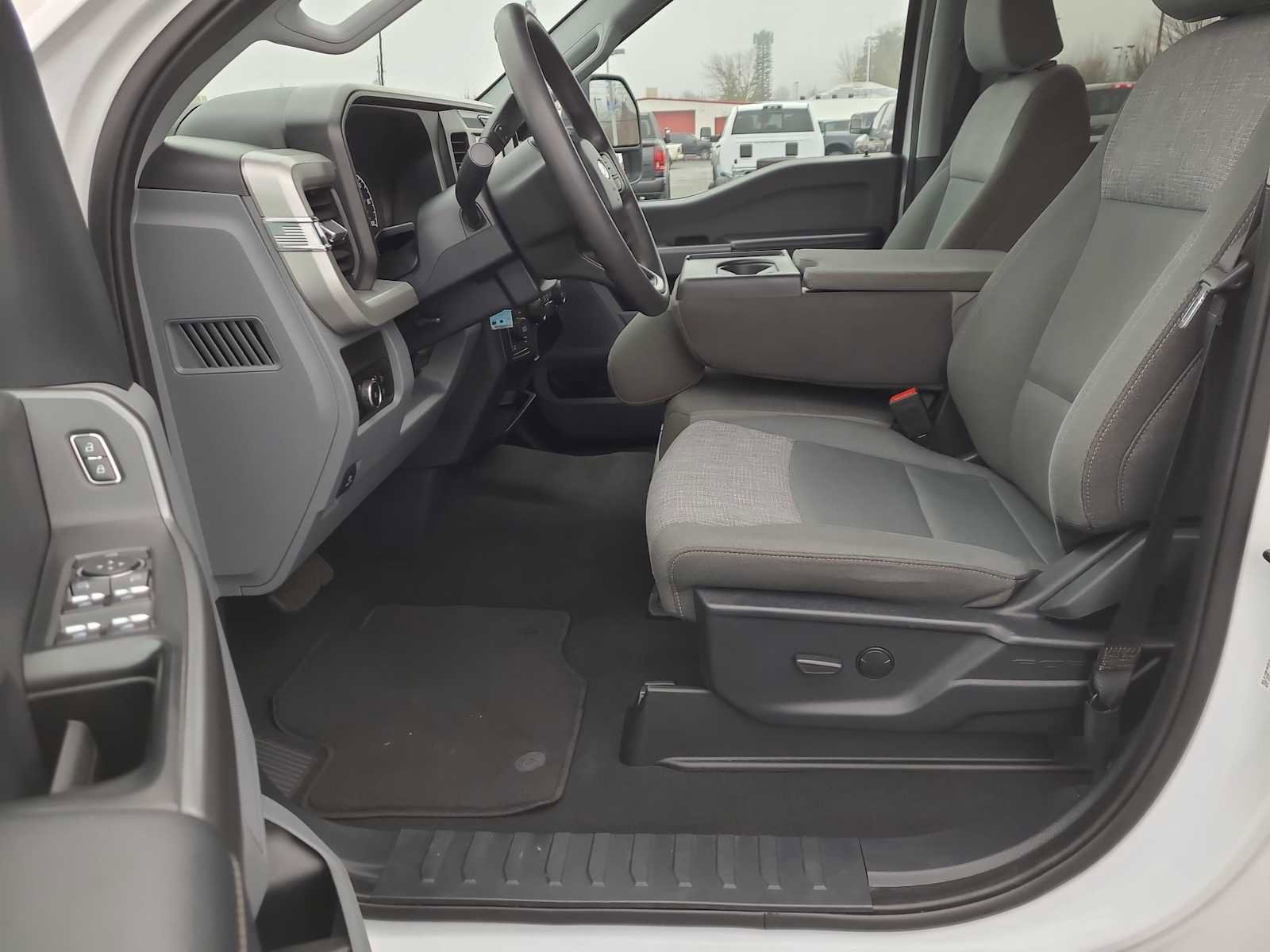 Used 2025 Ford F250 XLT w/ FX4 Off-Road Package image 19