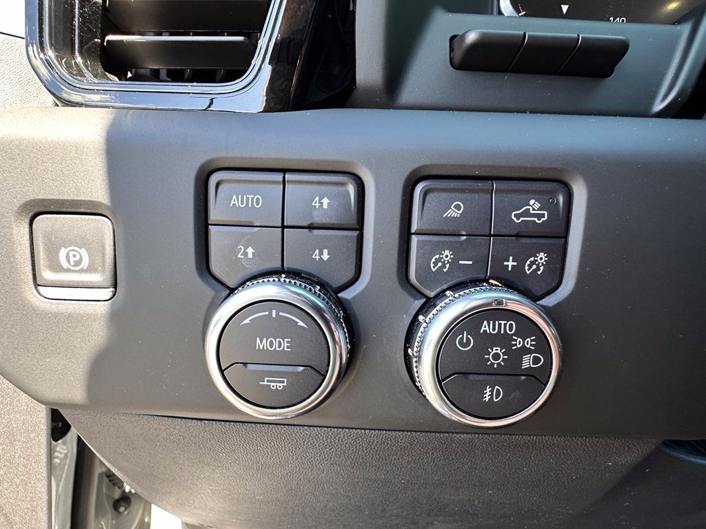 Certified 2024 GMC Sierra 1500 AT4 w/ Technology Package AWD/4WD image 38