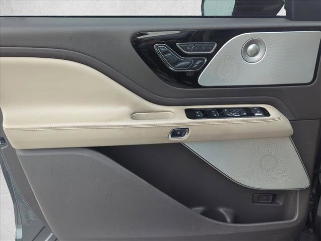 Used 2020 Lincoln Aviator Reserve w/ Equipment Group 202A image 10