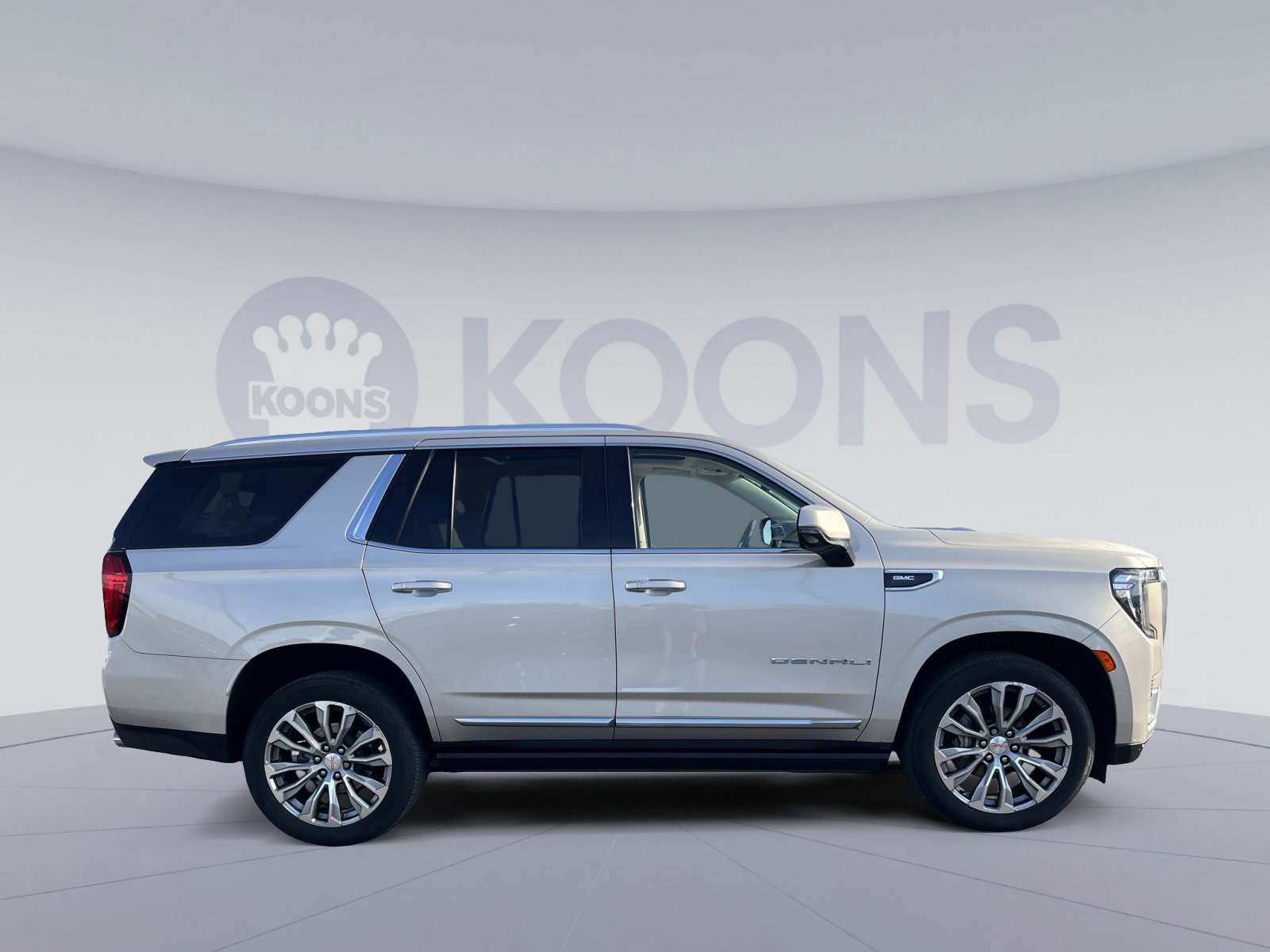 Used 2021 GMC Yukon Denali w/ Denali Premium Package image 17