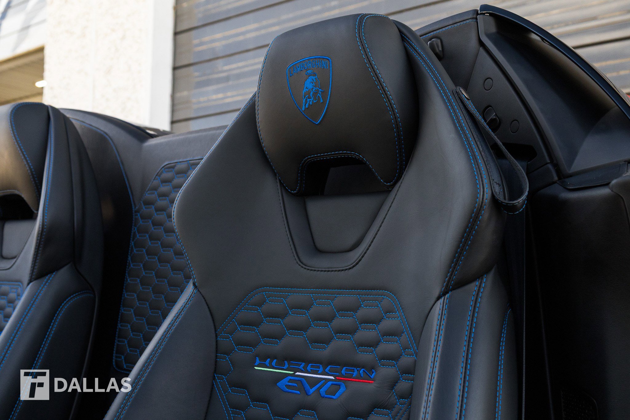 Used 2022 Lamborghini Huracan EVO image 23