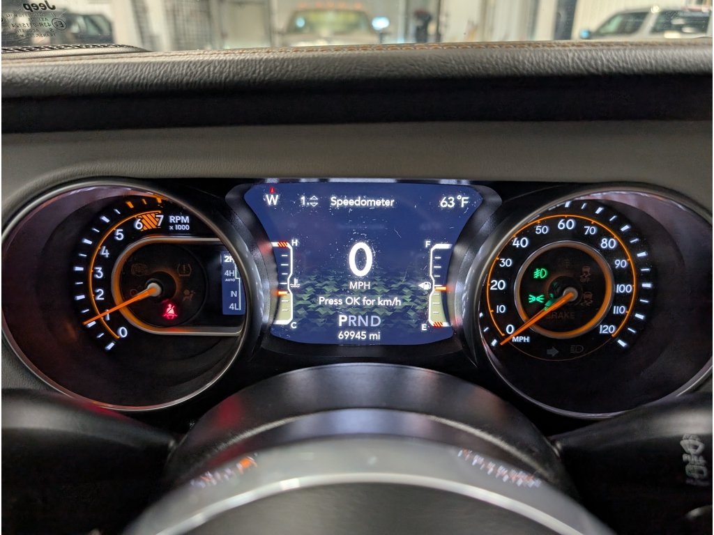 Used 2022 Jeep Wrangler Unlimited Sahara AWD/4WD image 17