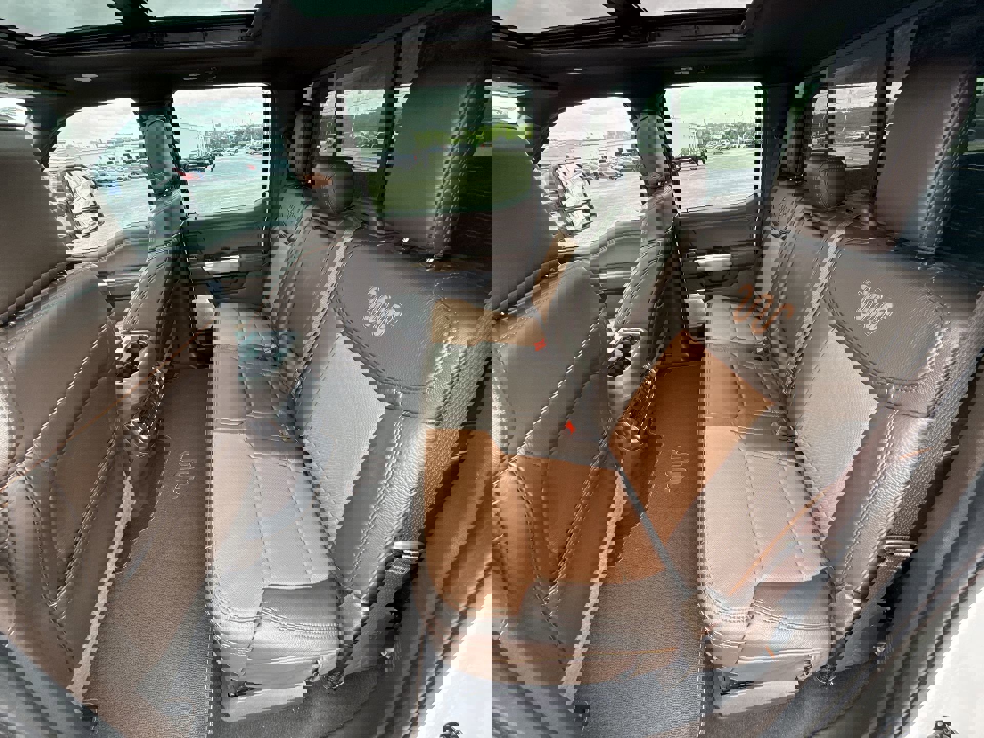 Used 2024 Ford F350 King Ranch w/ FX4 Off-Road Package image 26