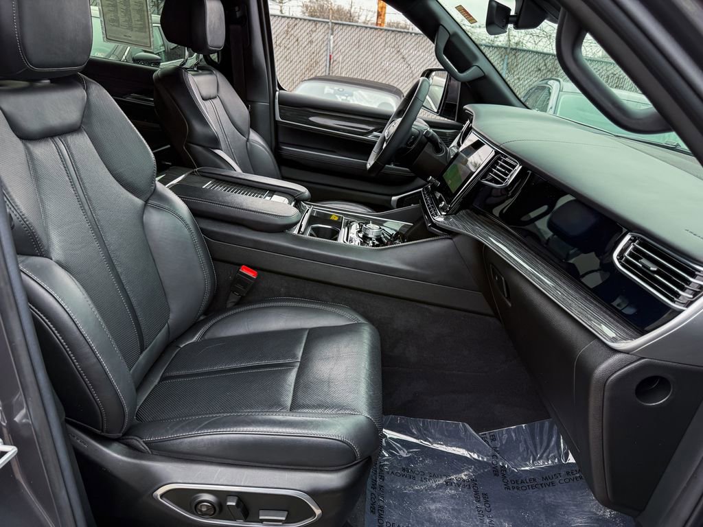 Used 2022 Jeep Wagoneer Series III image 9