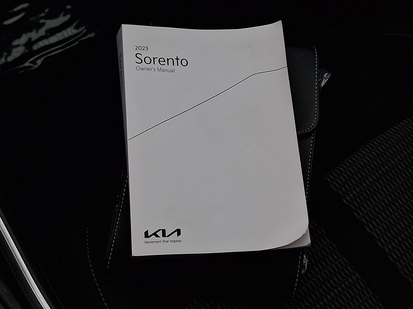 Used 2023 Kia Sorento LX image 25