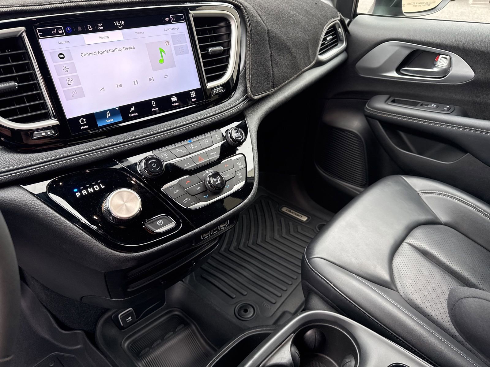 Used 2023 Chrysler Pacifica Touring-L w/ S Appearance Package image 29