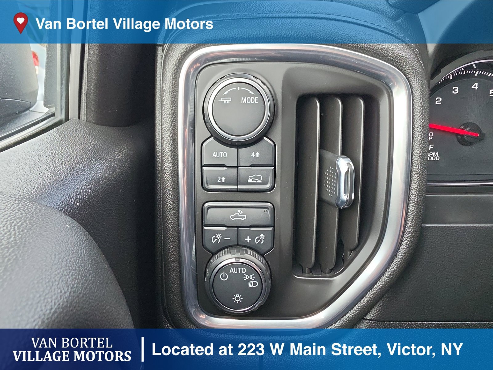 Used 2020 Chevrolet Silverado 1500 LT w/ All-Star Edition AWD/4WD image 17