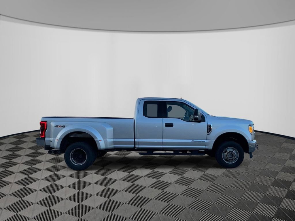 Used 2017 Ford F350 XLT w/ XLT Value Package image 6