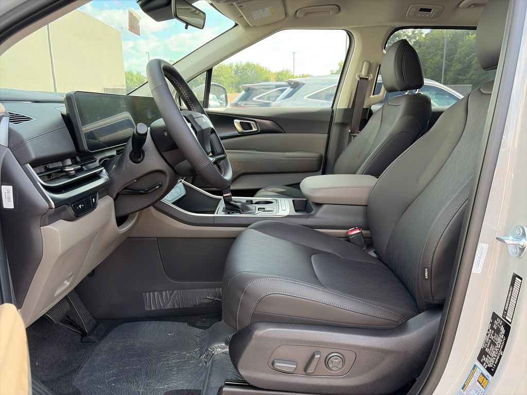 New 2027 Kia Carnival FWD image 14