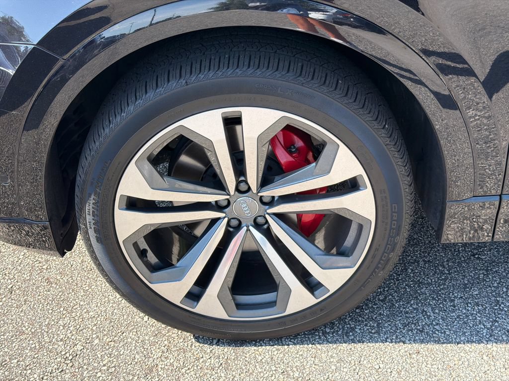 Used 2019 Audi Q8 Premium Plus w/ Premium Plus AWD/4WD image 11