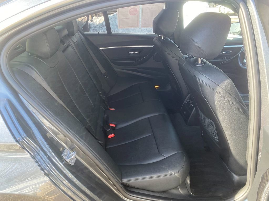 Used 2018 BMW 328d xDrive Sedan image 27