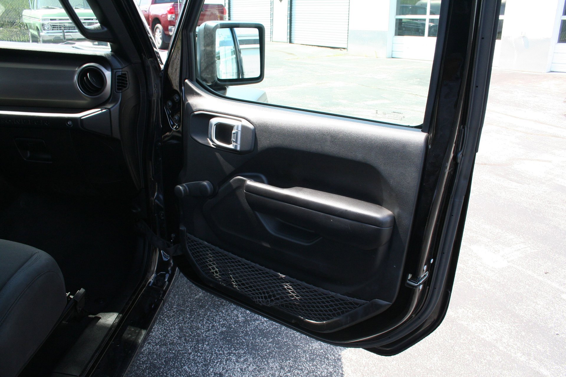 Used 2020 Jeep Wrangler Sport image 20