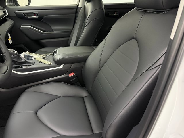New 2026 Toyota Highlander XLE image 25