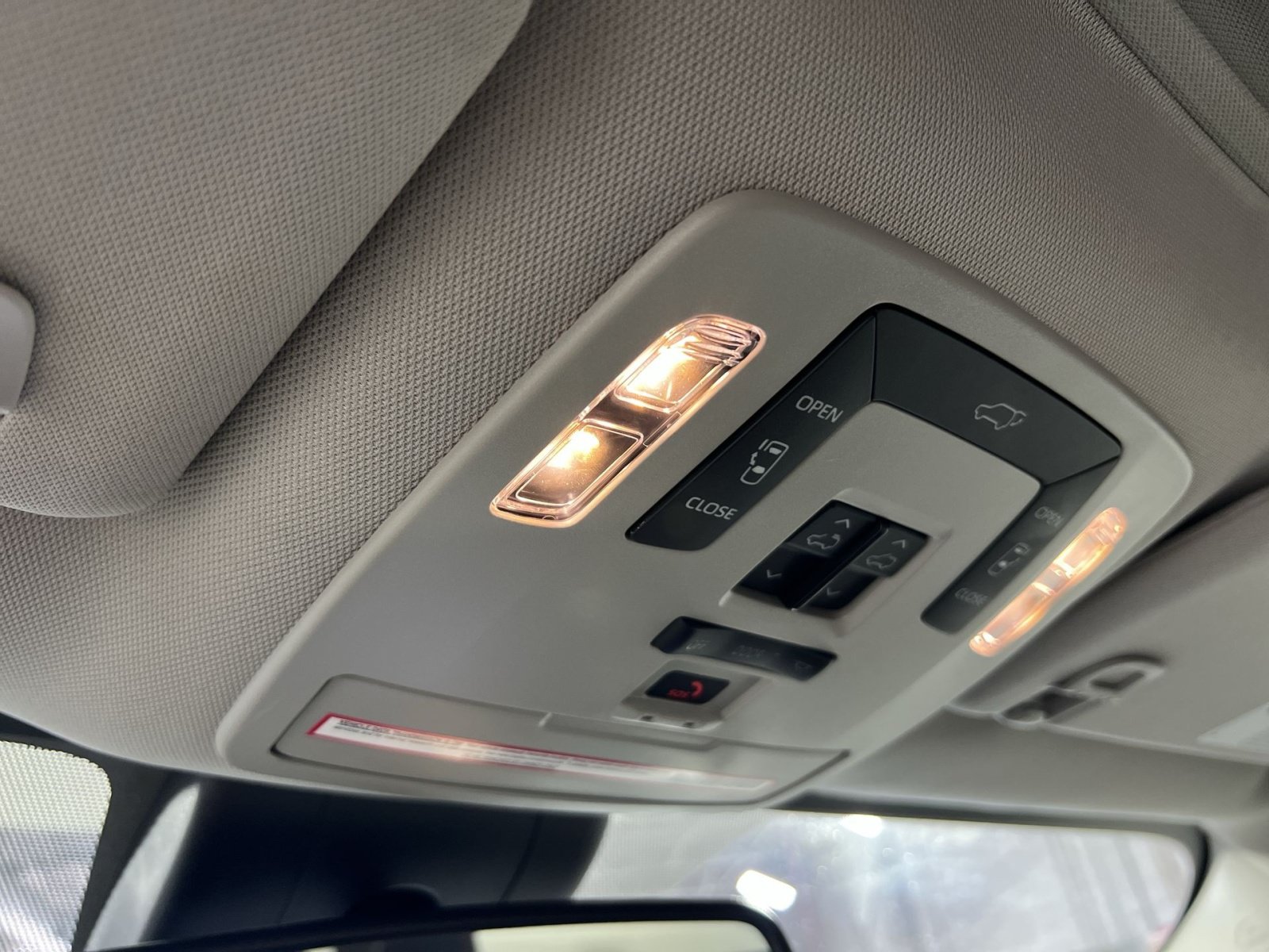 Used 2023 Toyota Sienna XLE AWD/4WD image 35