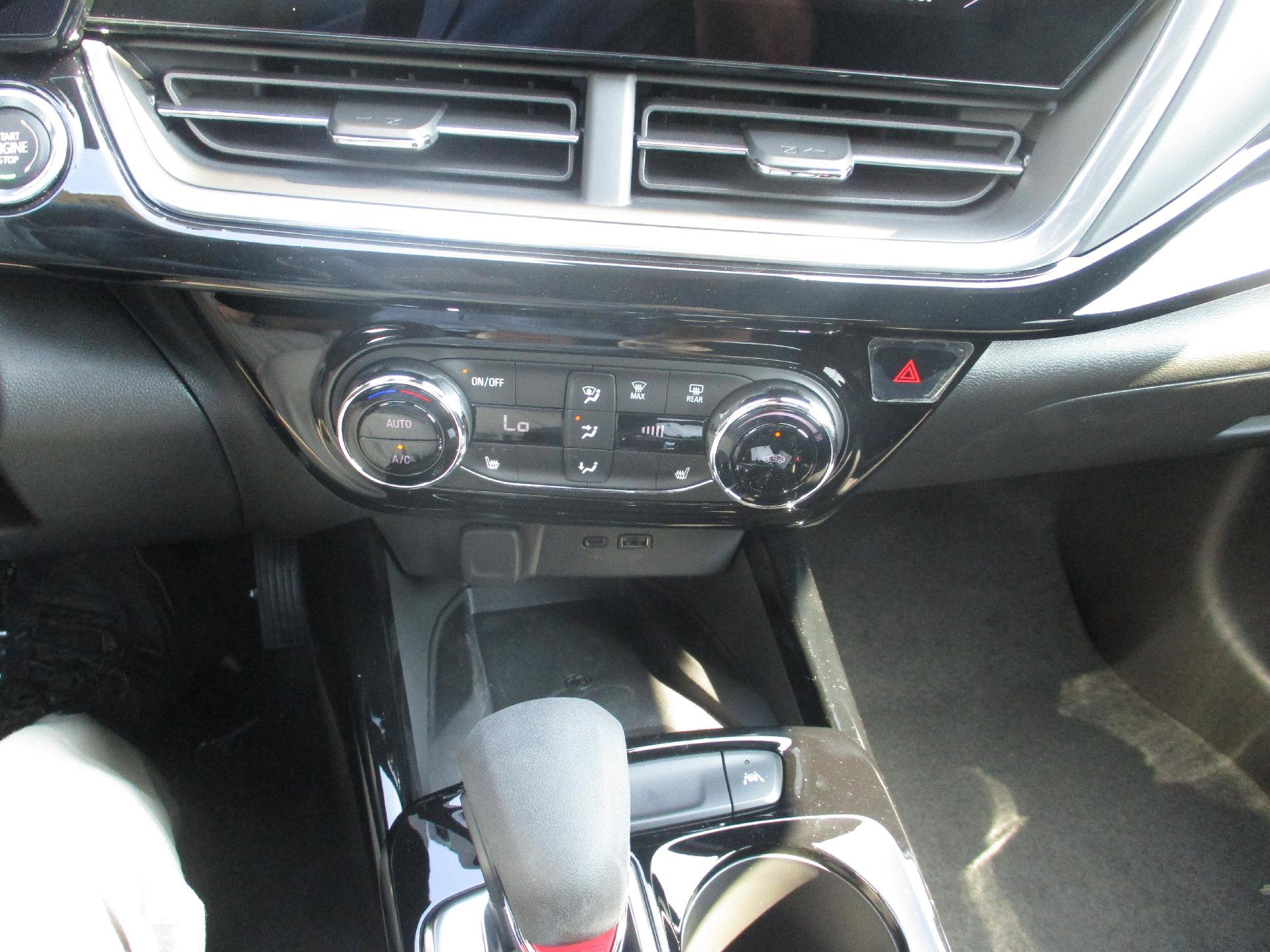 New 2026 Chevrolet Trax RS w/ Sunroof Package image 24