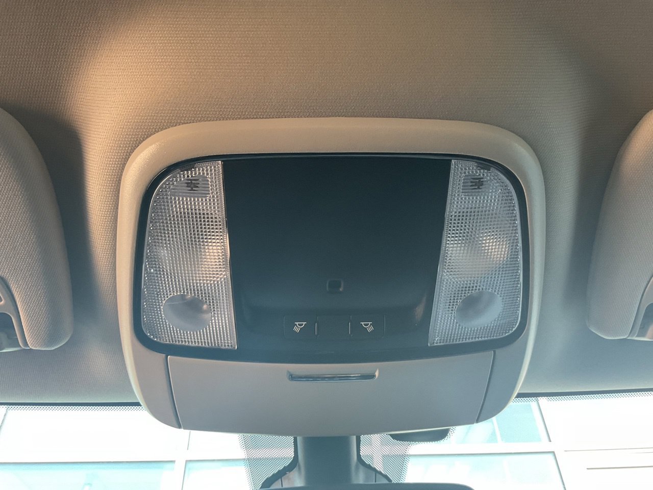 Used 2021 Dodge Durango SXT w/ 3rd Row Seating Group RWD image 17