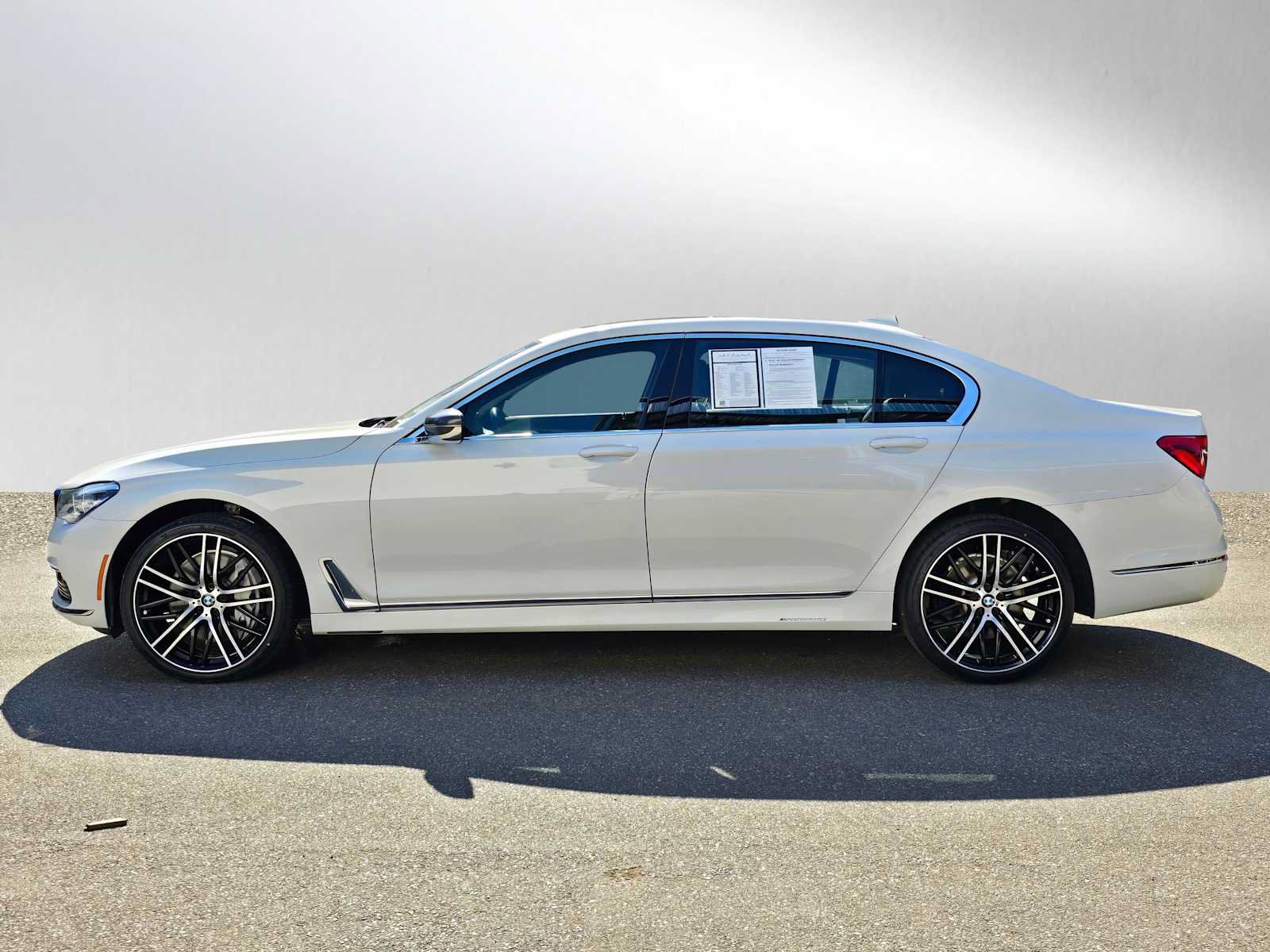 Used 2018 BMW 750i RWD image 6
