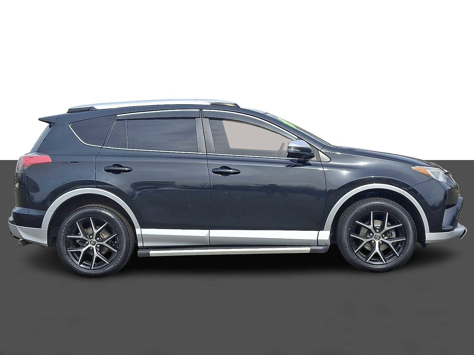 Used 2016 Toyota RAV4 SE w/ Cargo Management Package image 7
