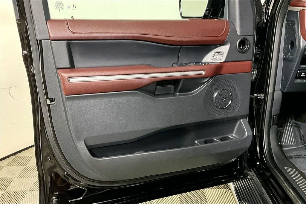 Used 2023 Ford Expedition Max Limited image 23