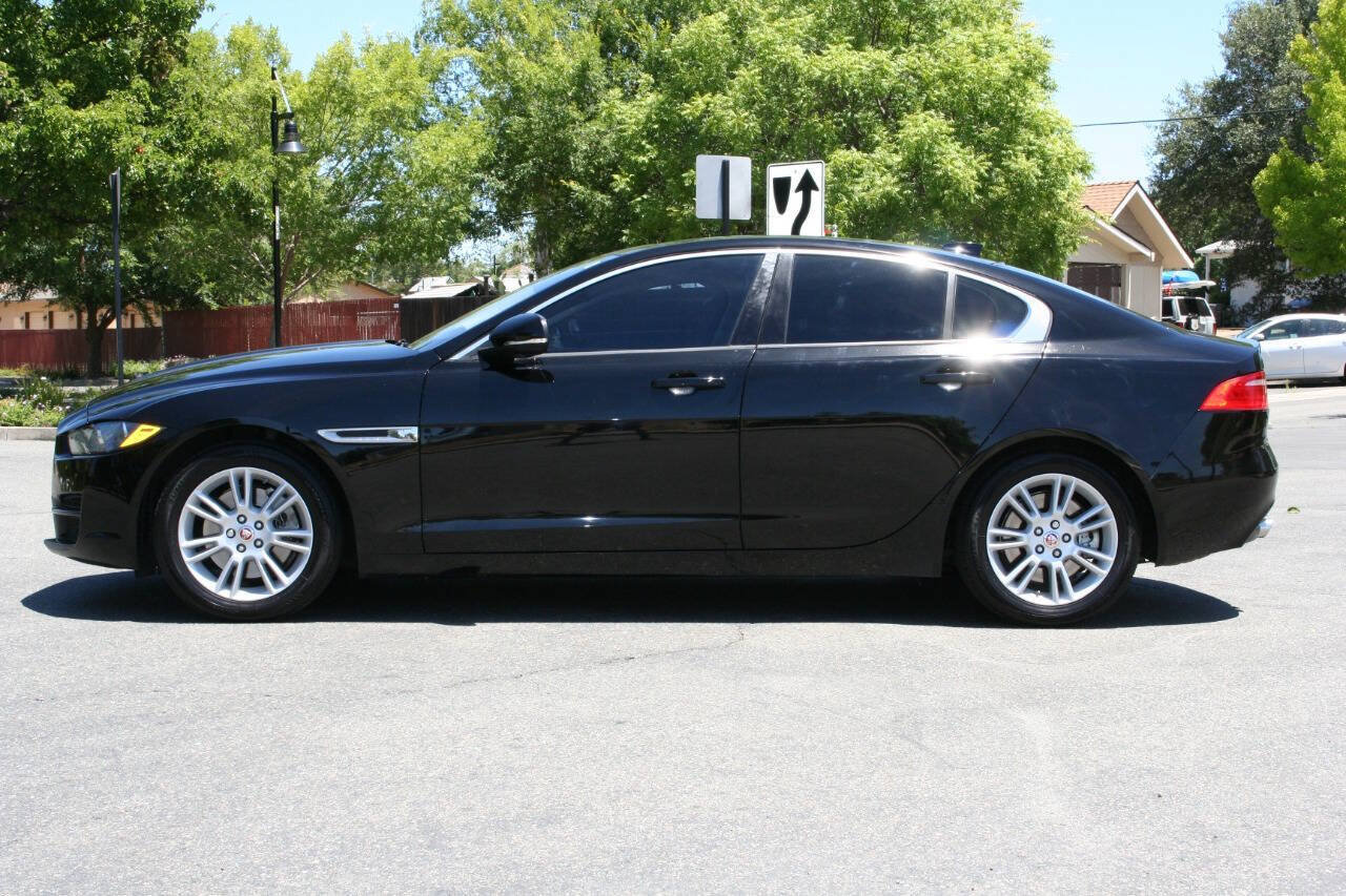 Used 2017 Jaguar XE Premium AWD/4WD image 8