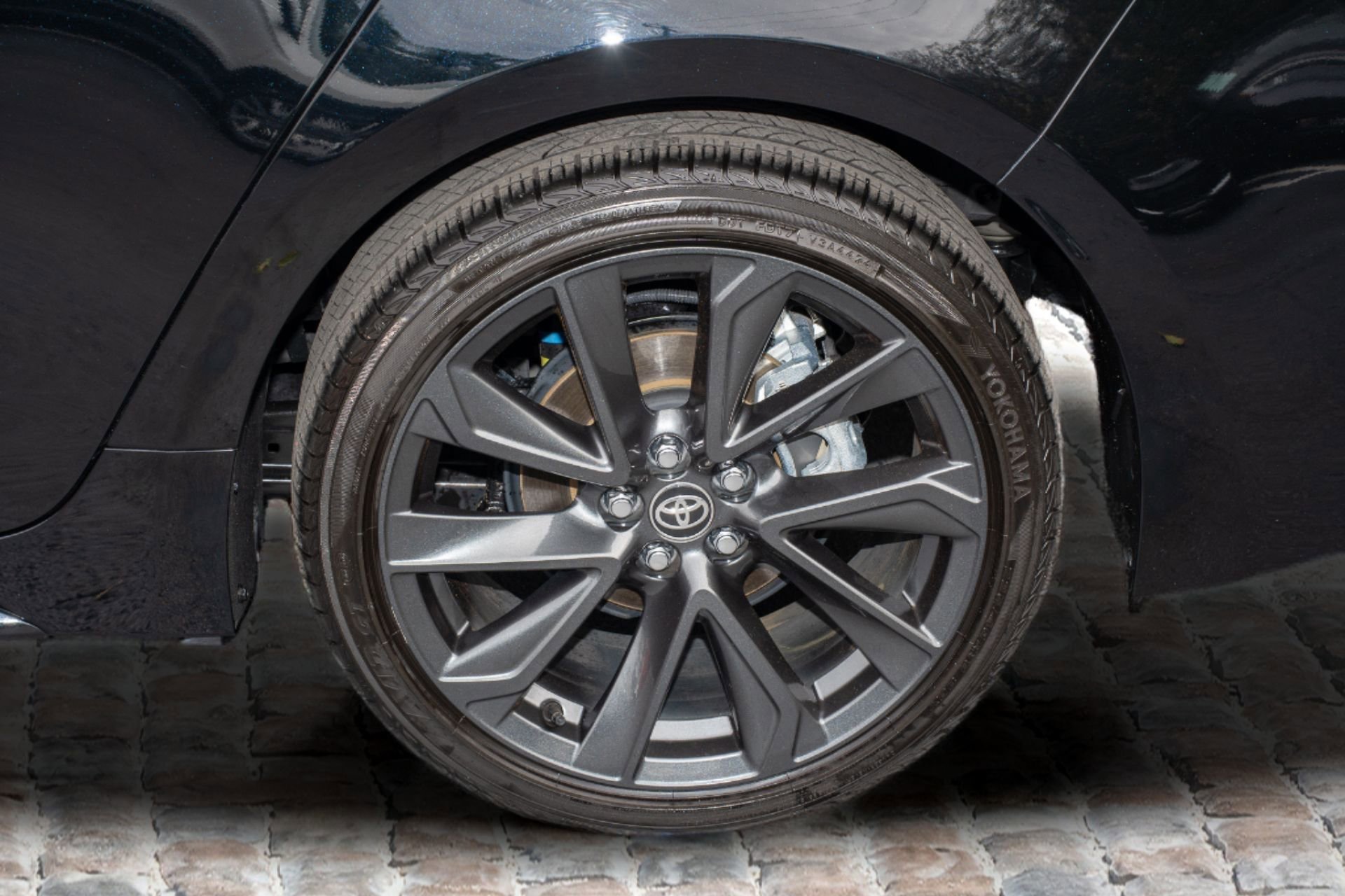 Used 2025 Toyota Corolla SE w/ SE Premium Package image 39