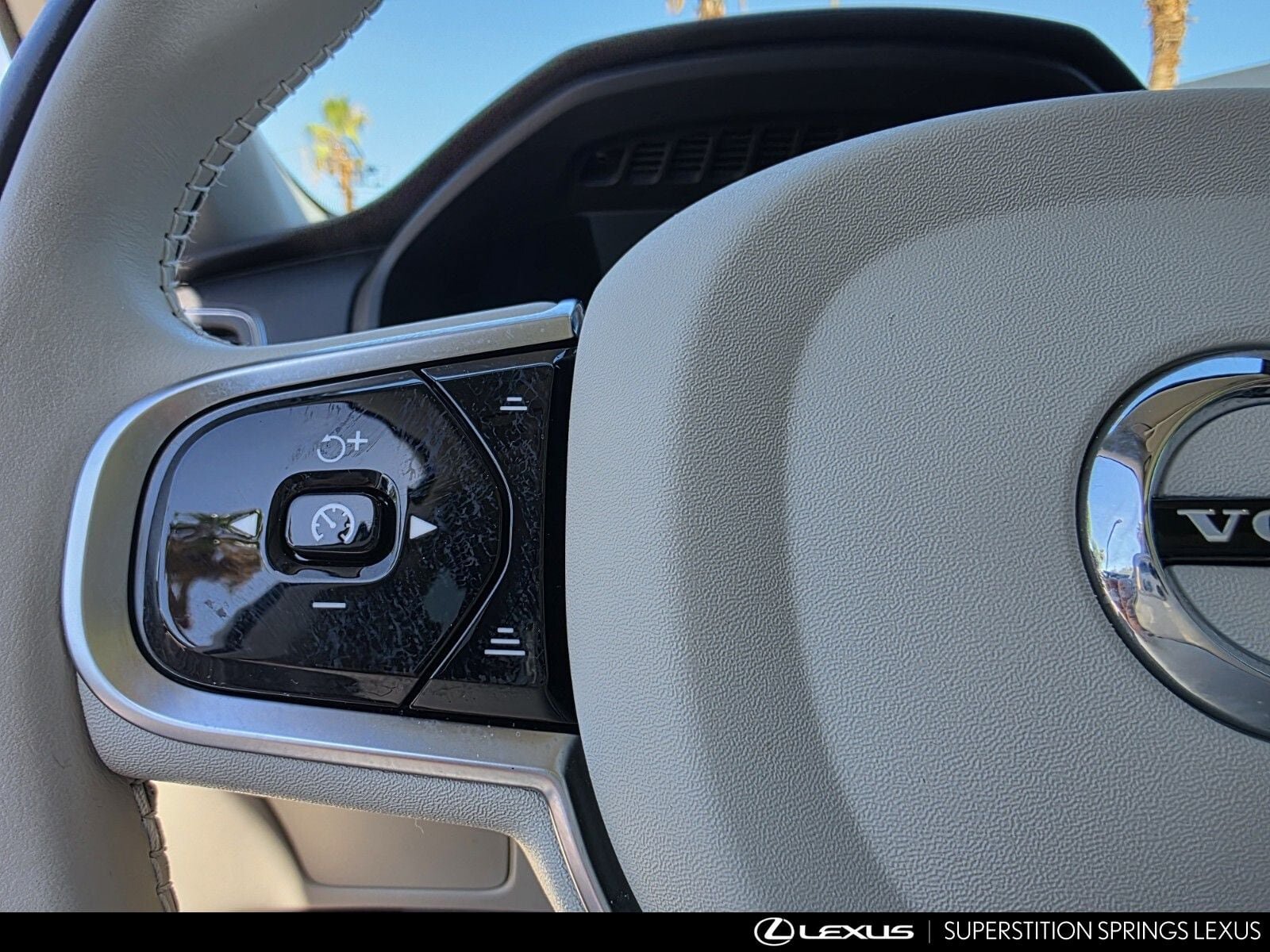 Used 2024 Volvo XC90 B6 Core w/ Protection Package Premier AWD/4WD image 25