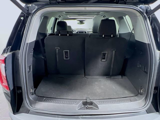 Used 2023 GMC Acadia SLE image 26