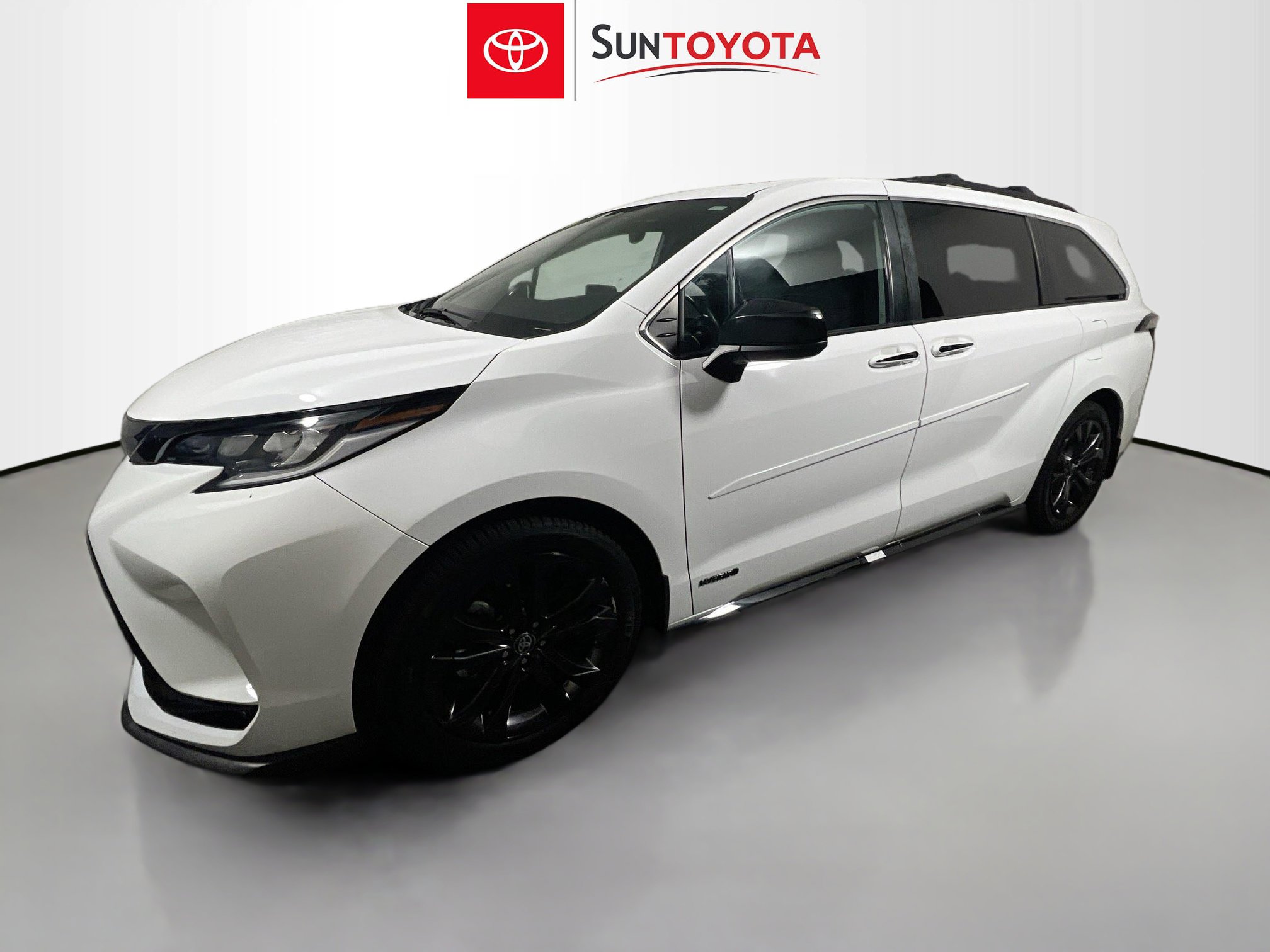 Used 2021 Toyota Sienna XSE FWD image 9
