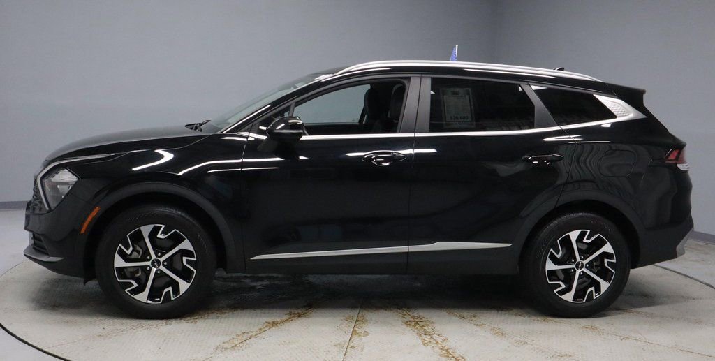 Used 2023 Kia Sportage EX image 7