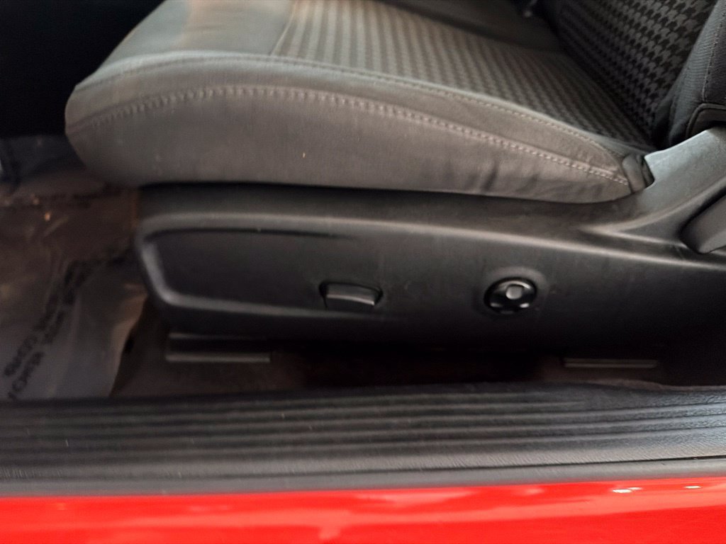 Used 2017 Dodge Challenger SXT w/ Blacktop Package RWD image 40