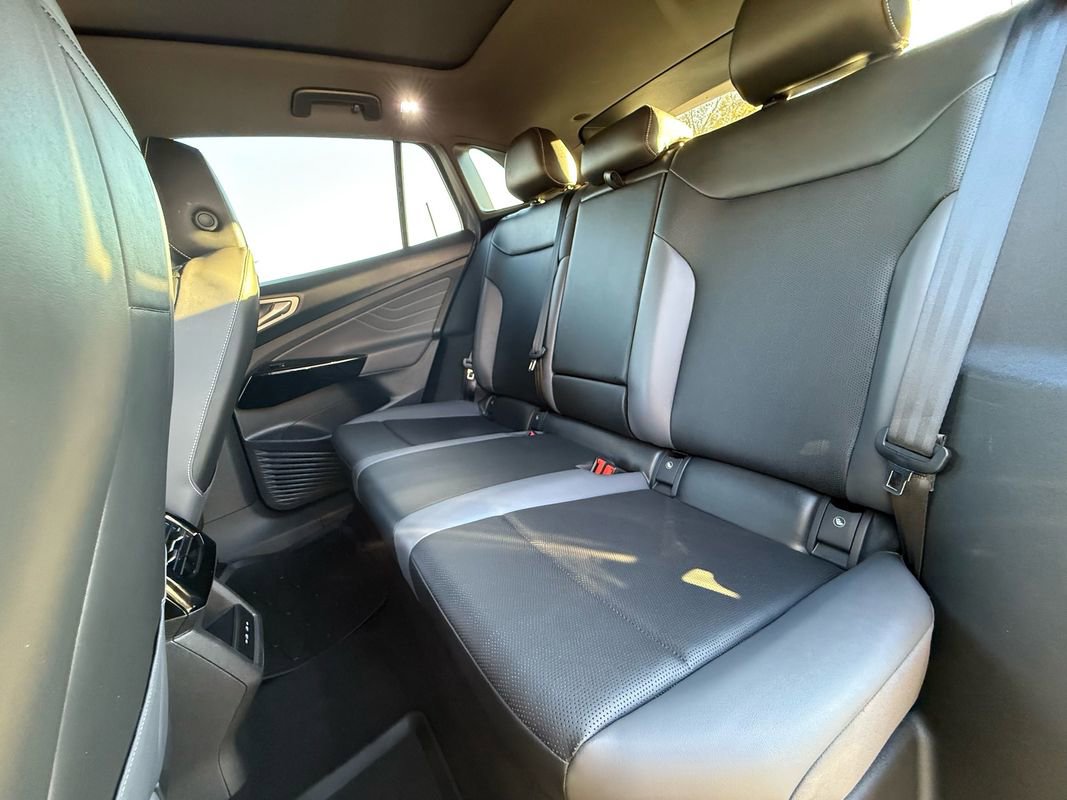 Used 2023 Volkswagen ID.4 Pro S image 35