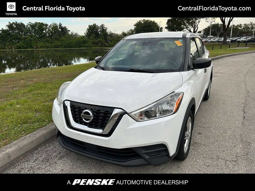 Used 2020 Nissan Kicks S FWD image 1