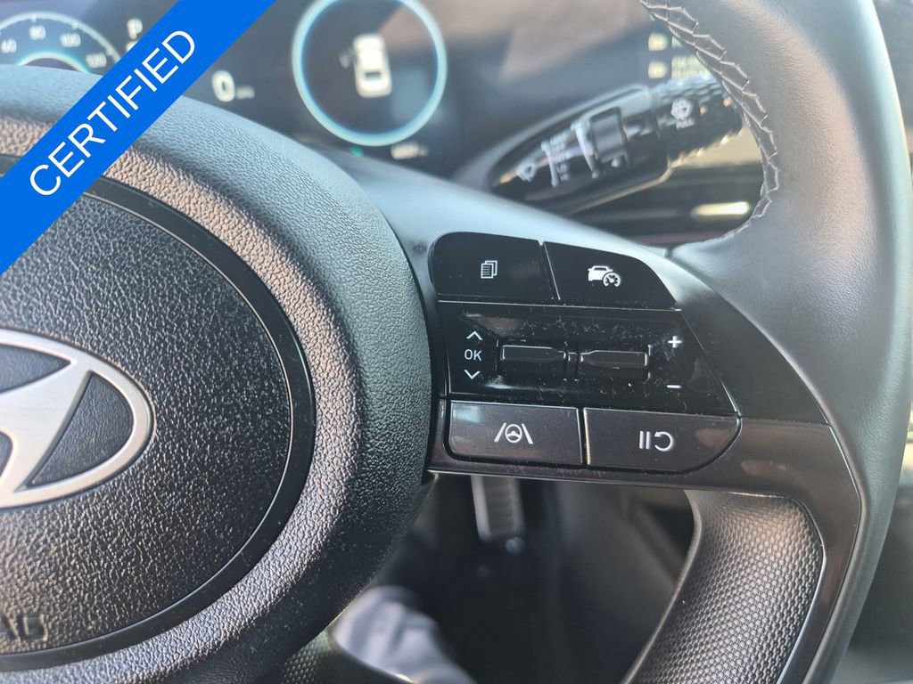 Used 2025 Hyundai Elantra SEL image 19