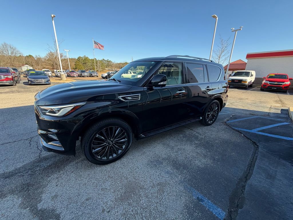 Used 2021 INFINITI QX80 Premium Select w/ All-Season Package RWD image 3